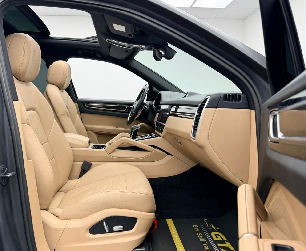 بورش كايان 2019 Porsche Cayenne, Warranty, Full Service History, Fully Loaded, Excellent Condition, GCC