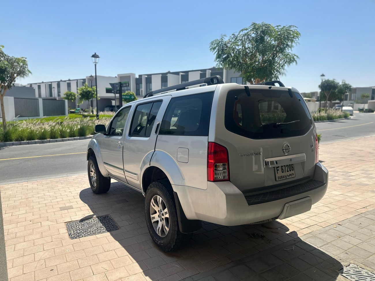 Nissan Pathfinder LE Full Option