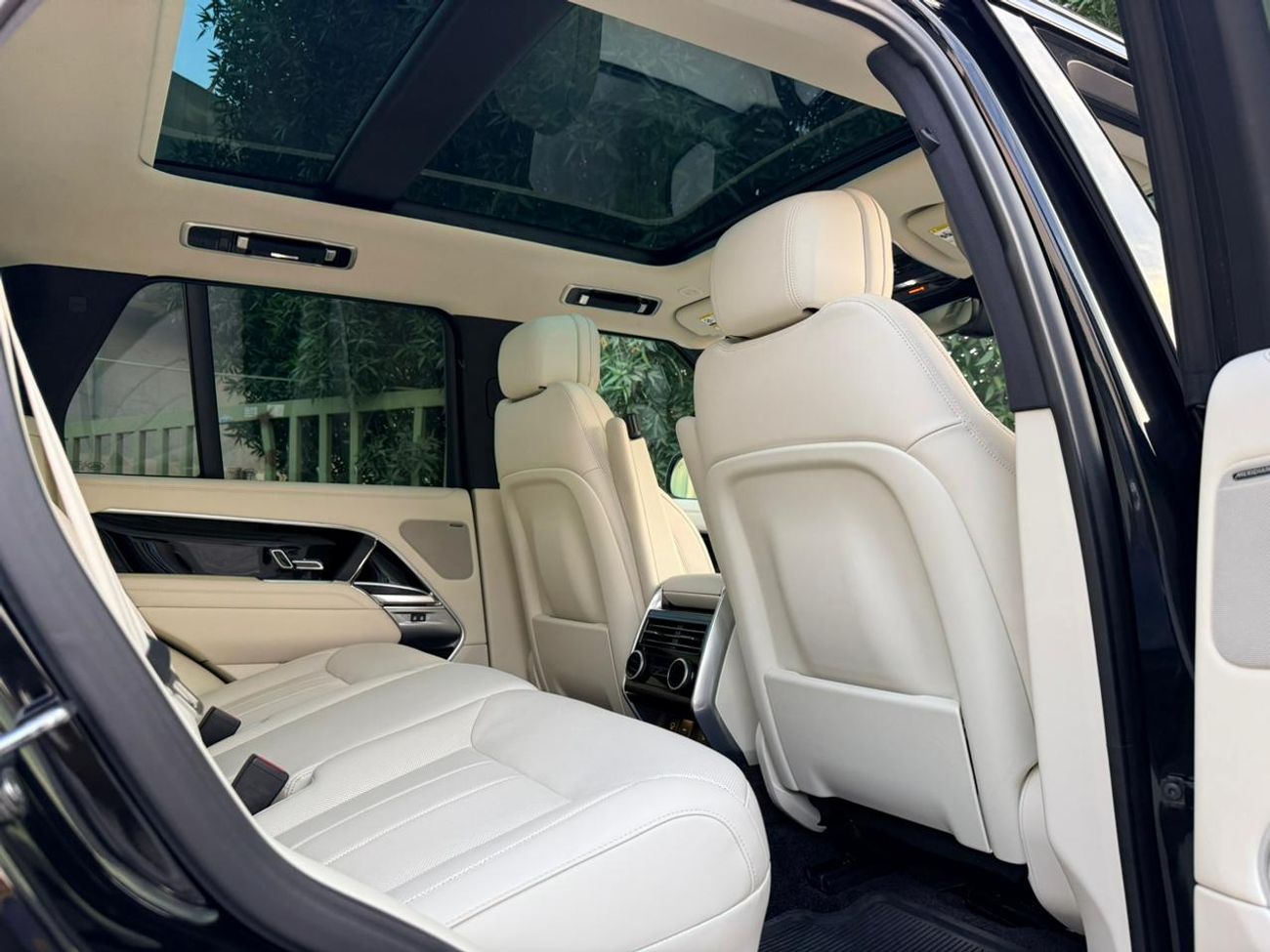 لاند روفر رينج روفر P400  2025