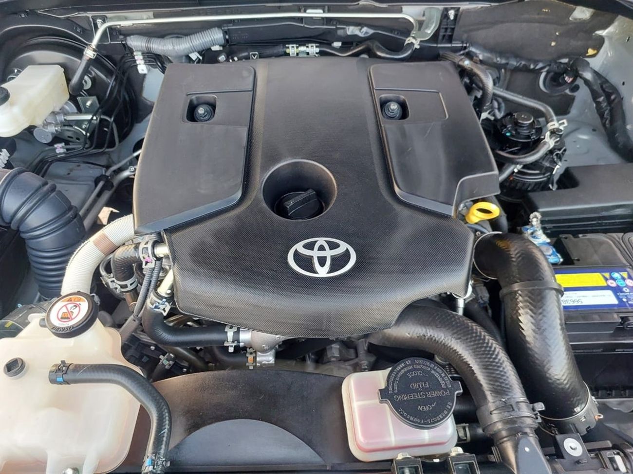 Toyota Hilux TOYOTA HILUX PICKUP RHD 2024 MODEL 2.8 L DIESEL AUTOMATIC(PM82106)