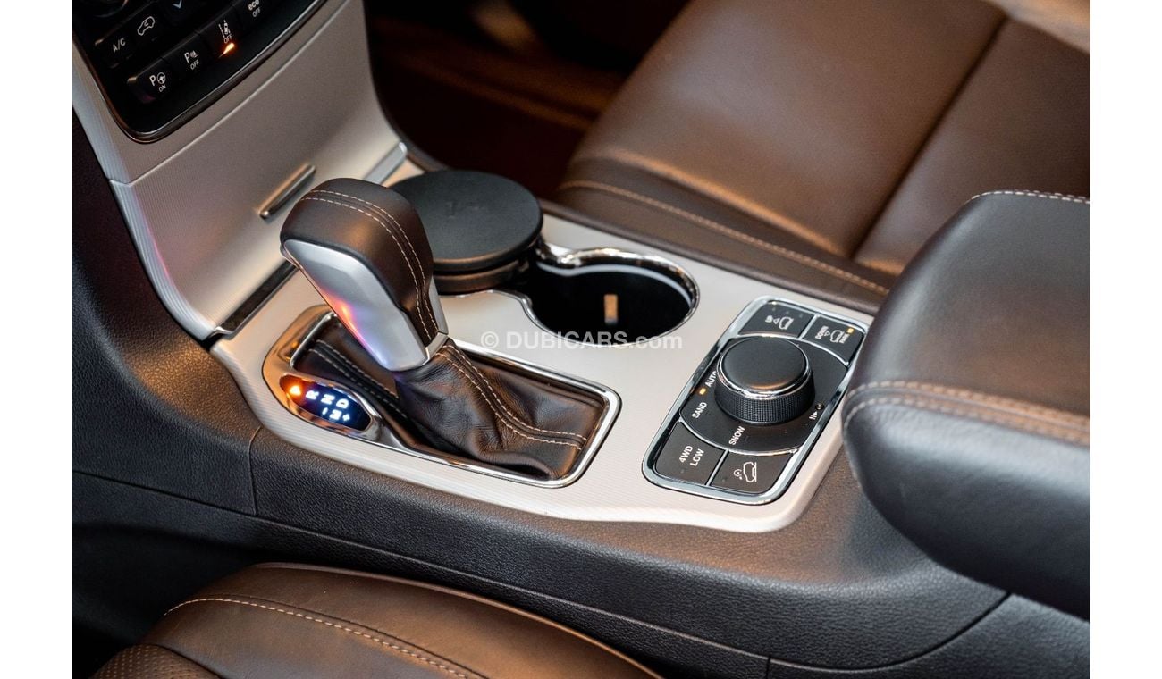 جيب جراند شيروكي 2018 Jeep Grand Cherokee Summit 5.7L V8 / Full Jeep Service History