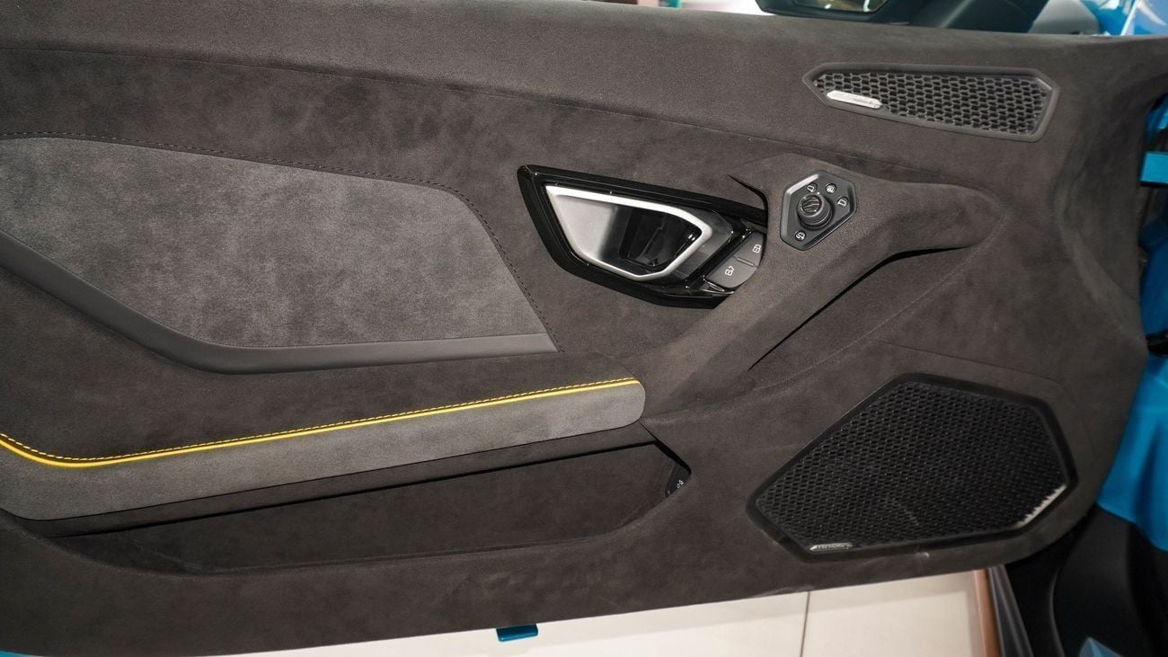 Lamborghini Huracan LAMBORGHINI HURACAN STERRATO 1 OF 1499 GCC SPECS UNDER WARRANTY AND SERVICE