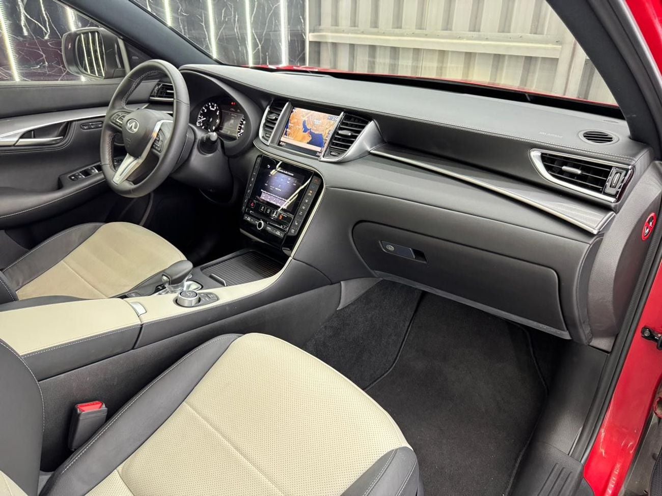 إنفينيتي QX55 LUXE