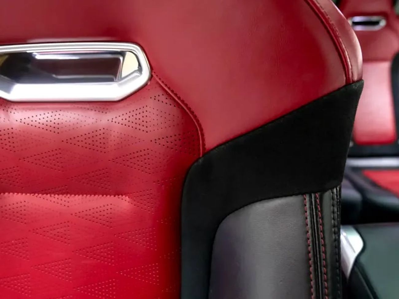 Land Rover Range Rover Sport SVR 5.0L (575 HP) 4WD