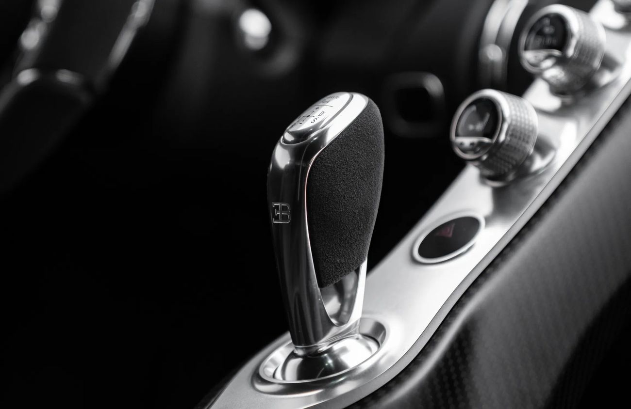 بوغاتي شيرون 8.0L W16 Quad-Turbo Engine | Warranty