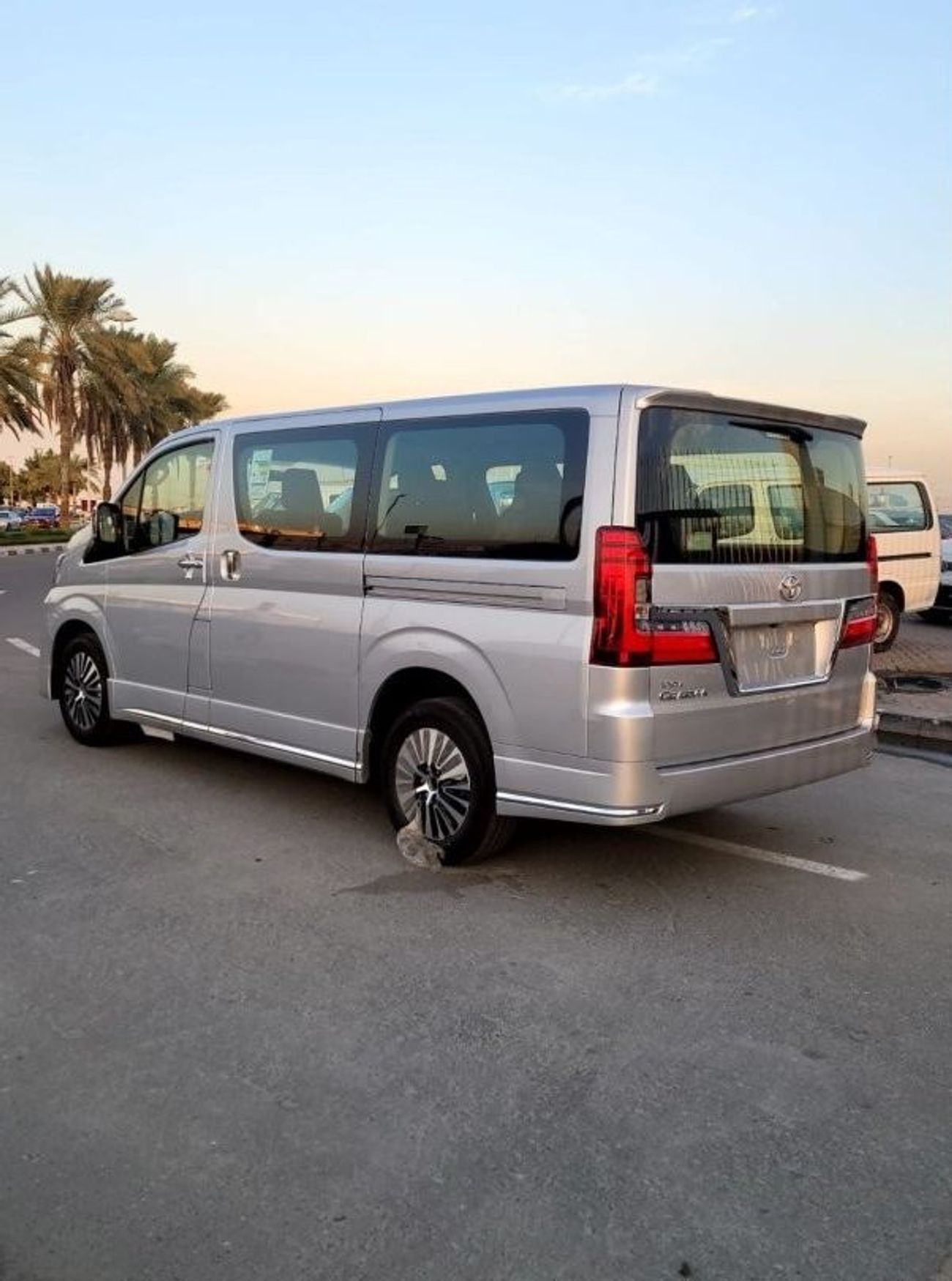 تويوتا جرافينا 3.5L PETROL AUTOMATIC 2025