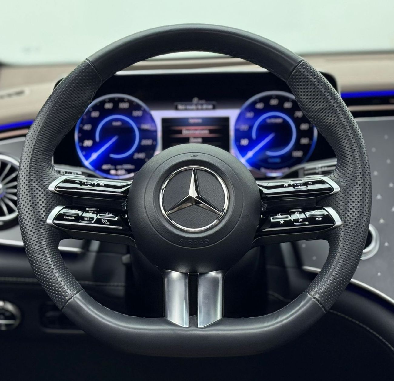 مرسيدس بنز EQE 350+ SUV 2023 Mercedes-Benz EQE 350 4Matic, 2028 Mercedes Warranty, 2028 Mercedes Service Pack, GCC