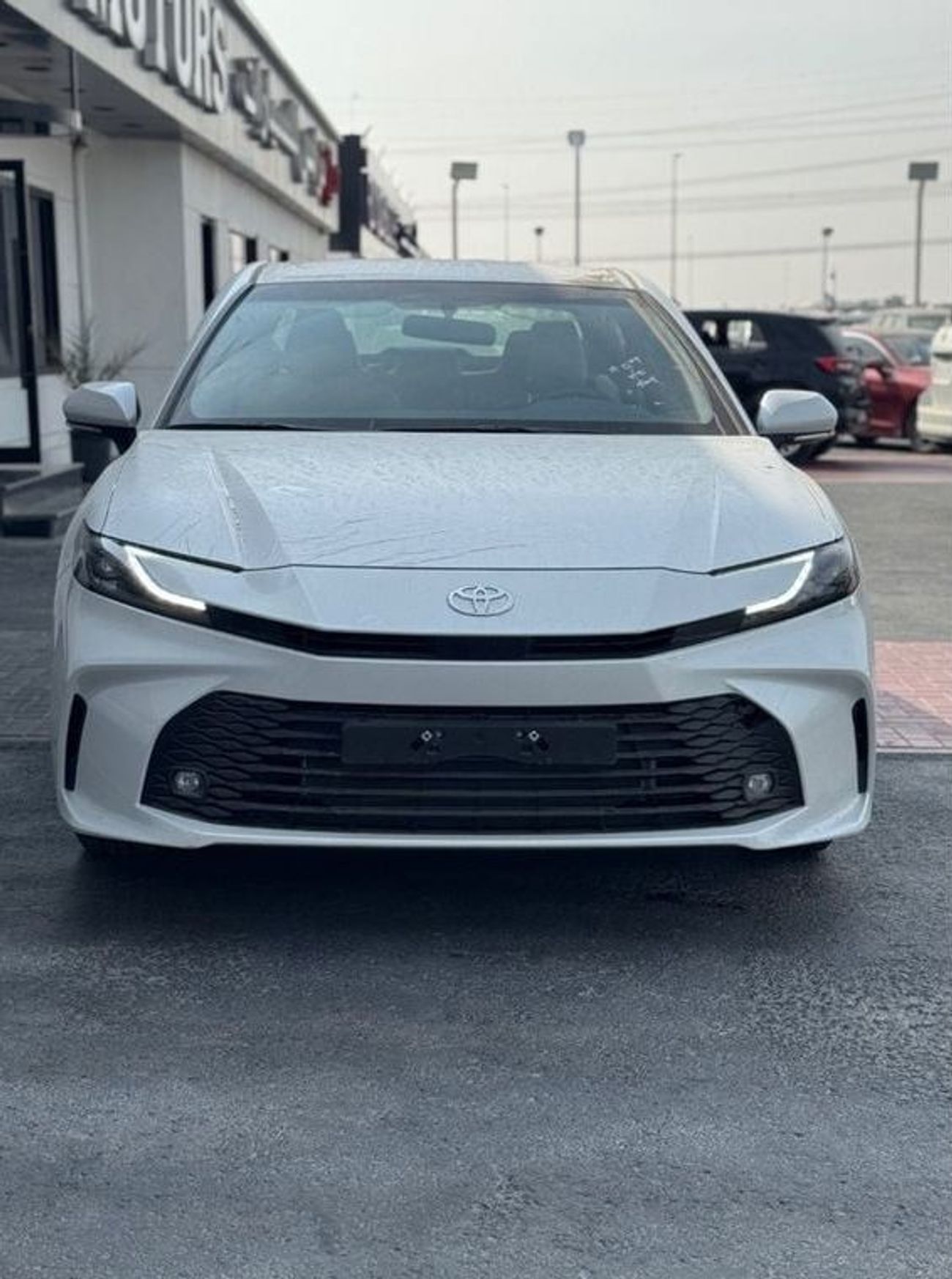 تويوتا كامري E 2.5L ( hybrid)