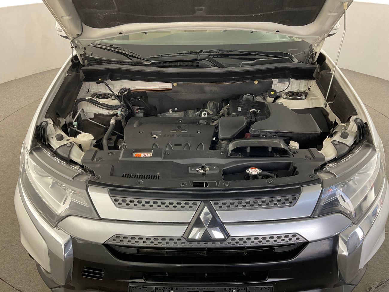 Mitsubishi Outlander GLX Midline | National Day Celebration | Guaranteed Warranty | 0 Down Payment