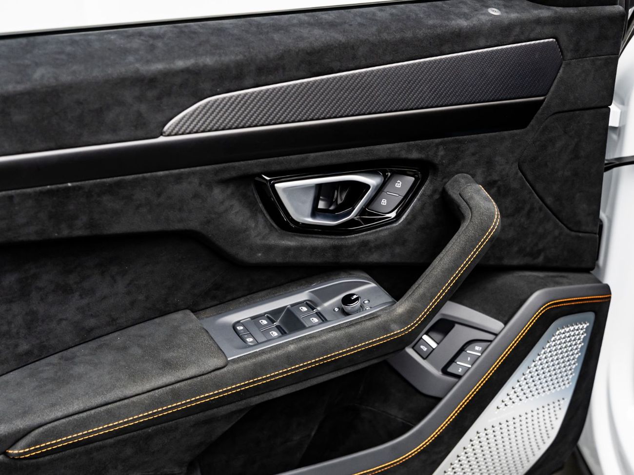 Lamborghini Urus 4.0T V8 Performante 2024 Lamborghini Urus Performante, 4.0 TC V8, 4WD, 657 bhp, 8 Speed Automatic