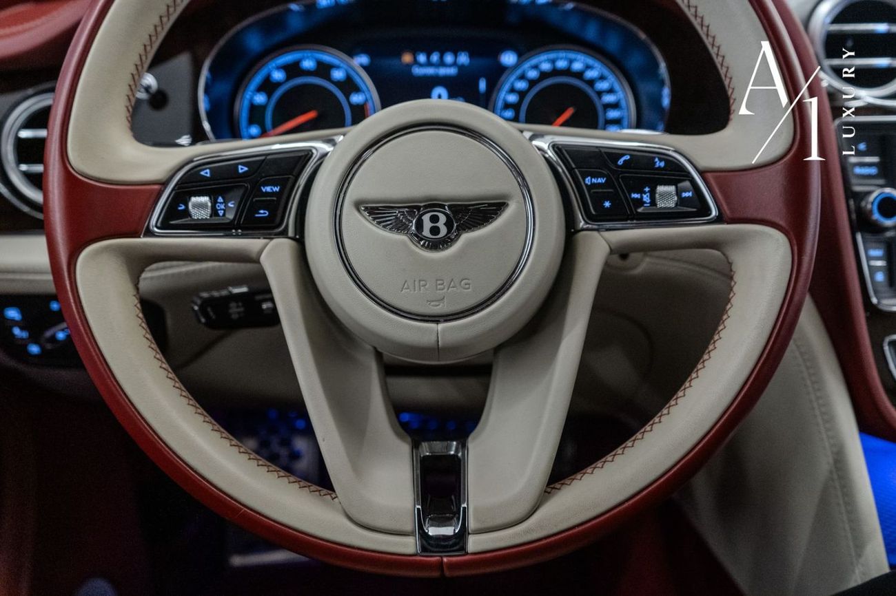 Bentley Bentayga W12 2018 Bentley Bentayga W12, Warranty, Full Service History, Two Tone Interior, GCC