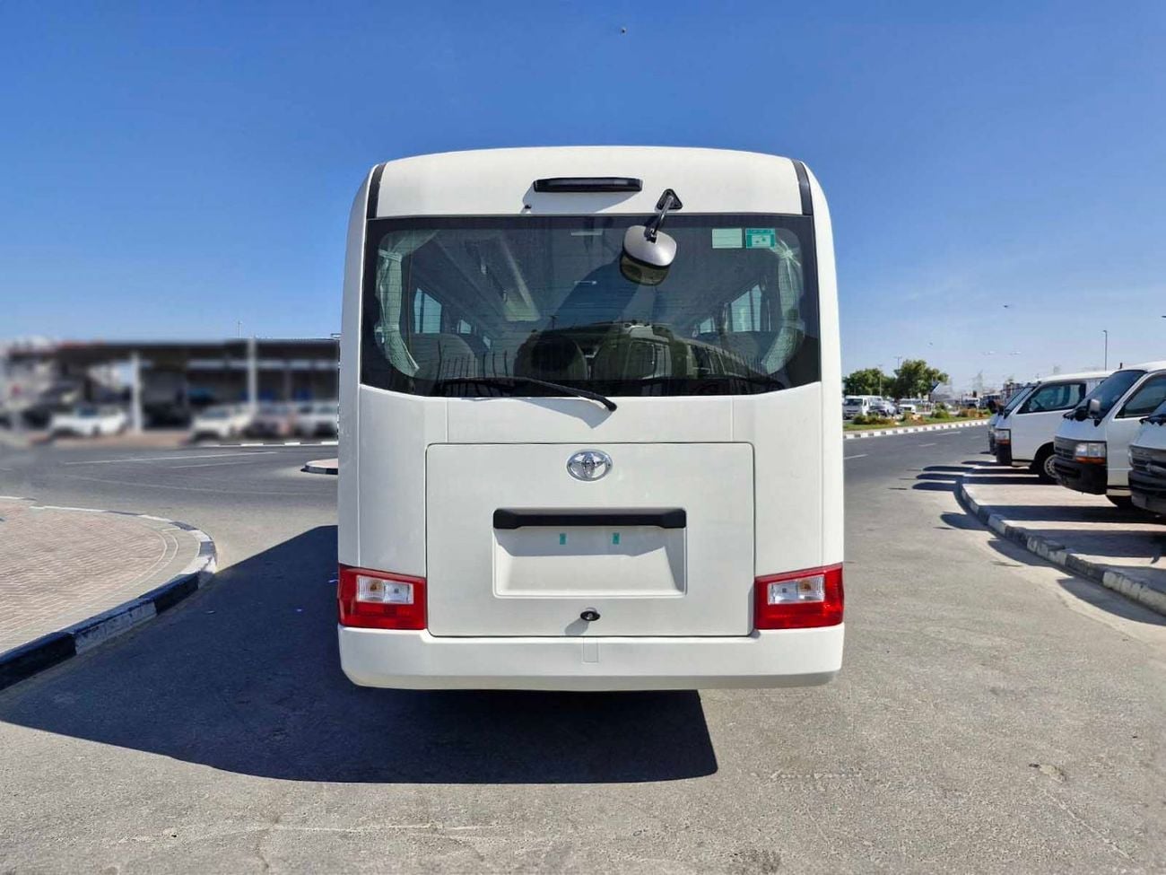 Toyota Coaster  ECTALM003 - 2026 Toyota Coaster – 2.8L Diesel Auto – 22 Seats, Cool Box