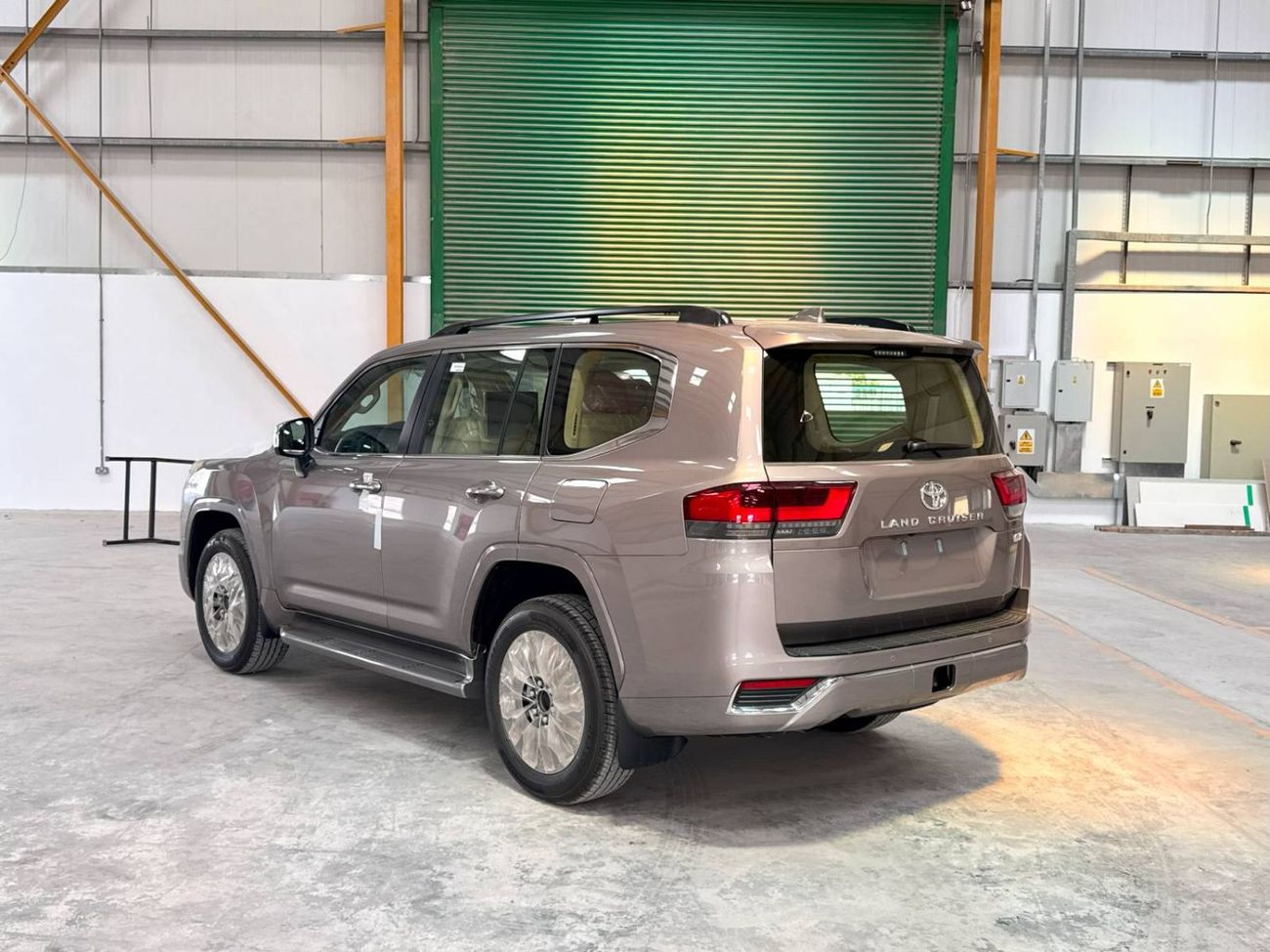 تويوتا لاند كروزر 2025 Toyota Land Cruiser LC300 VXR (Full-Option without Radar) 3.3L V6 TW Twin Turbo Diesel A/T 4WD 