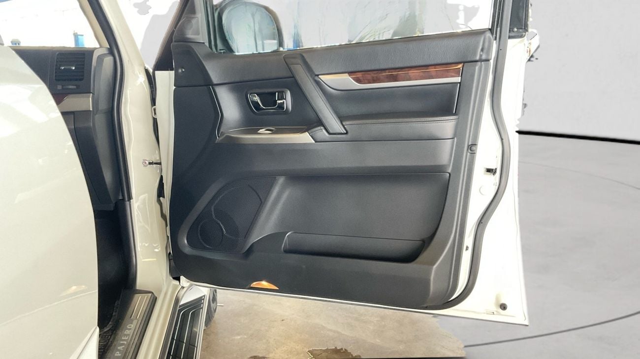 Mitsubishi Pajero GLS Highline 3.8L (274 HP) GLS Highline | Guaranteed Warranty | 0 Down Payment