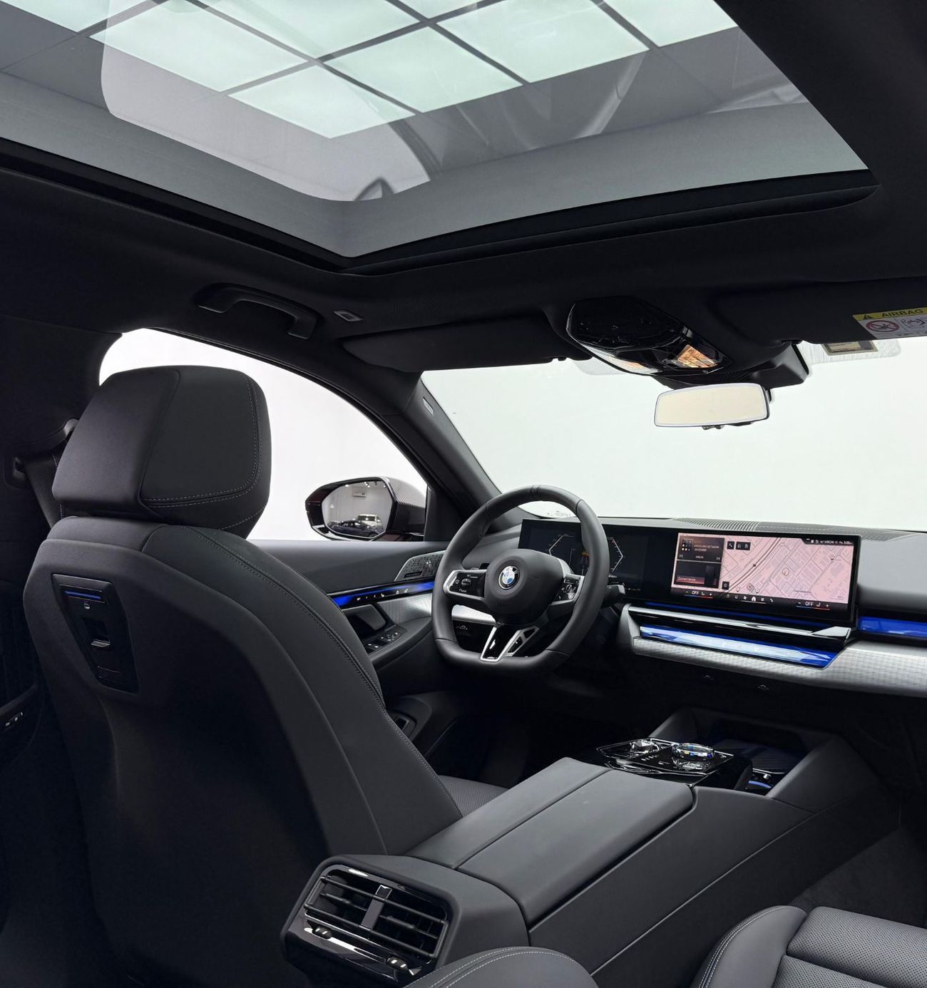 BMW 530i 2025 BMW 530i M-Kit, 2030 BMW Warranty + Service Pack, Fully Loaded, Excellent Condition, GCC