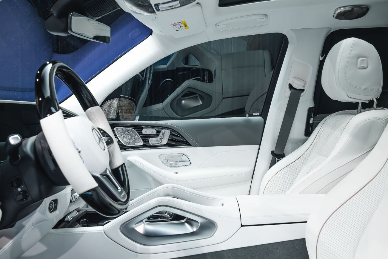 Mercedes-Benz GLS 600 E-Active Body Control + R24 Wheels + Burmester 3D + 4 seats + Coolbox + Rear displays