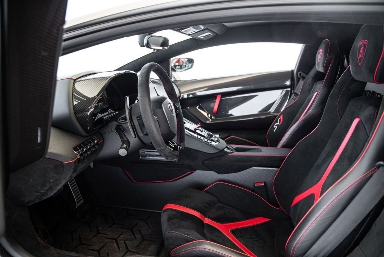 لامبورغيني أفينتادور LP770-4 SVJ