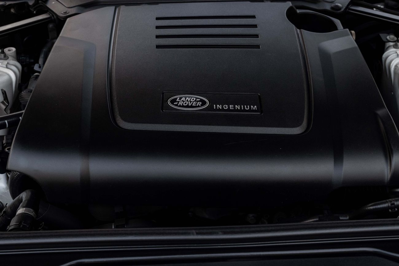 لاند روفر دسكفري Discovery HSE | 2,350 P.M | 0% Downpayment | WARRANTY | PRISTINE