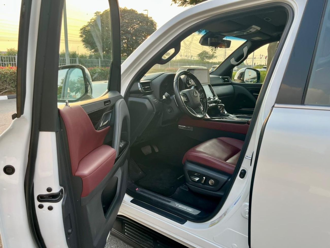 لكزس LX 600 Signature 3.5L ( CYL)