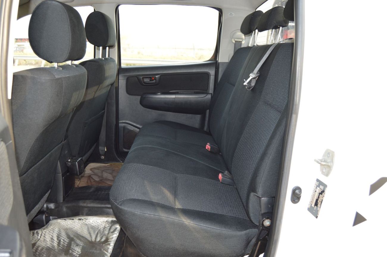 تويوتا هيلوكس Double cabin, perfect inside and outside