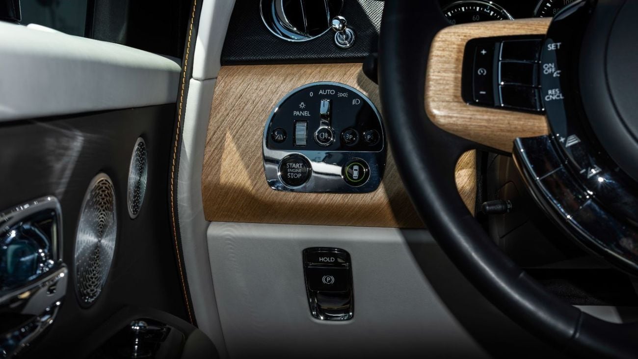 Rolls Royce Cullinan STD 2023 GCC 4 SEATS VIP DEALER WARRANTY AND SERVICES