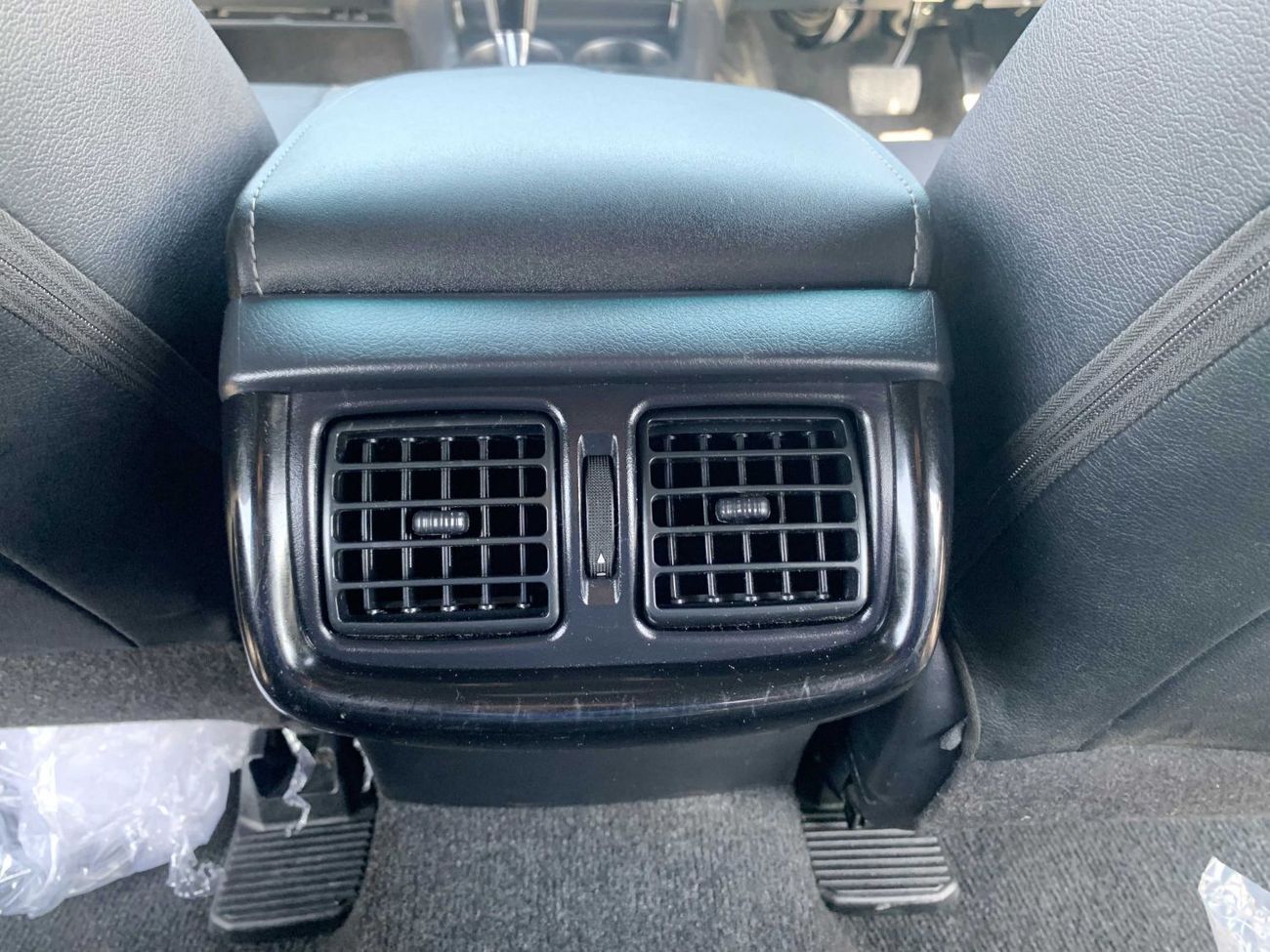 Toyota Hilux 4X4 (2.8L) DIESEL RIGHT HAND