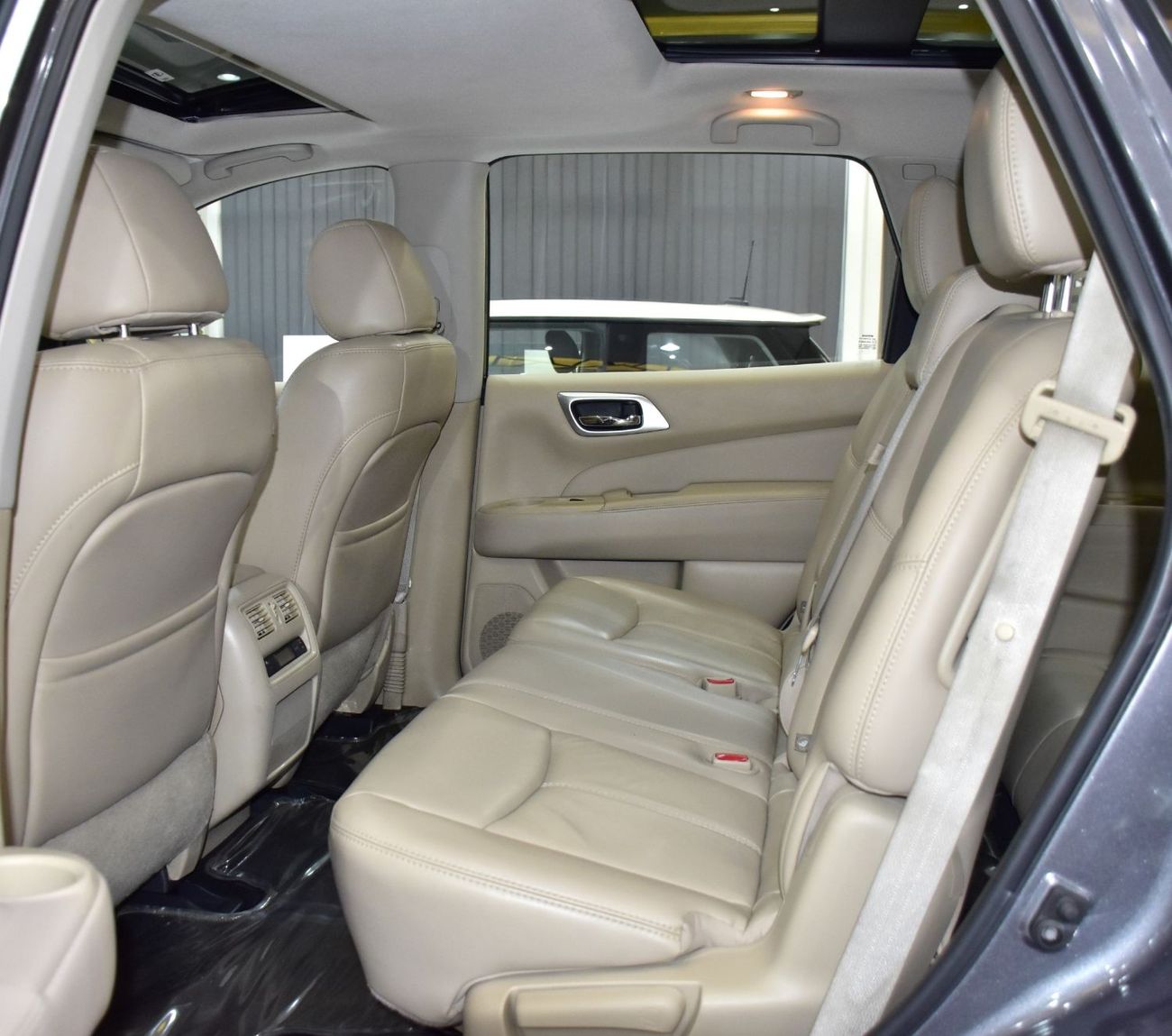 نيسان باثفايندر EXCELLENT DEAL for our Nissan Pathfinder SV 4WD ( 2018 Model ) in Grey Color GCC Specs