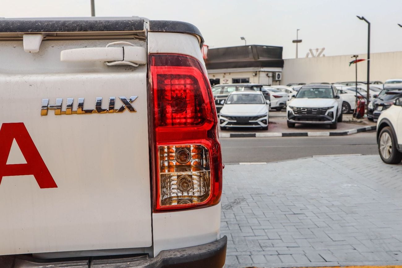 تويوتا هيلوكس toyota hilux single cab (TGN126) 2.7L Pick-up 4WD 2 Doors manual 2026 model without diff lock