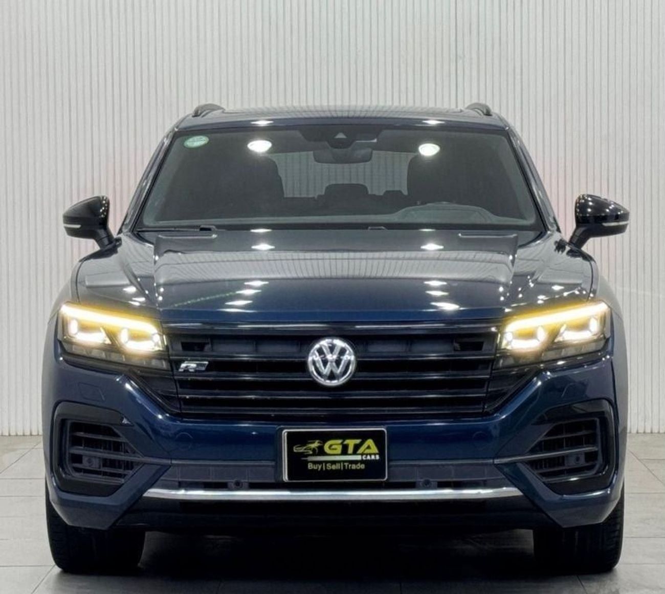 فولكس واجن طوارق R-Line 3.0L AWD 2020 Volkswagen Touareg R-Line Black Edition, 1 Year Warranty, Full Agency Service H