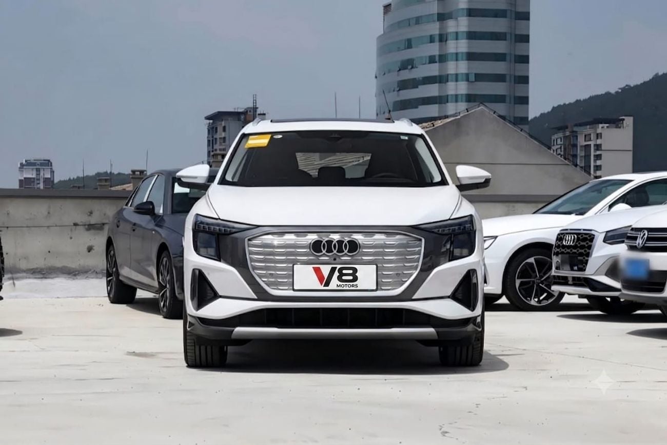 Audi Q5 40 E-TRON (NON GCC)