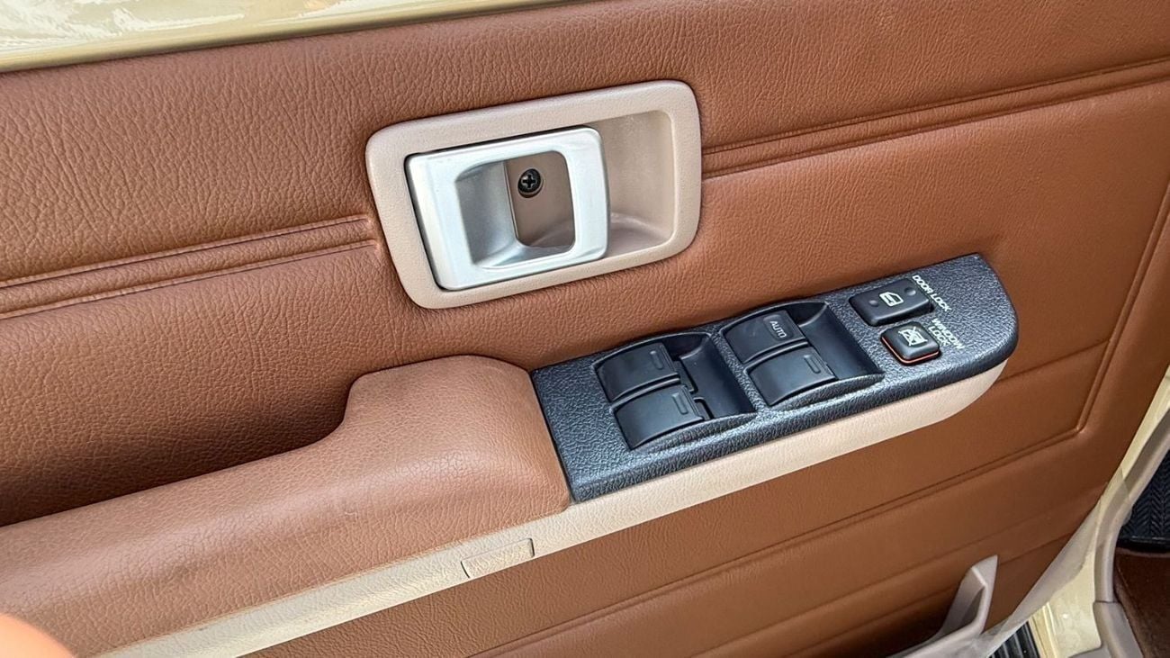 تويوتا لاند كروزر 70 TOYOTA LAND CRUISER HARD-TOP (70 SERIES) A/T 4.0L - 2025