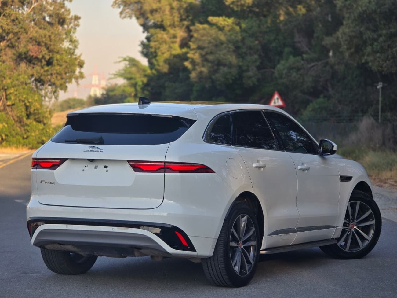 Jaguar F-PACE R-DYNAMIC SE P250 JAGUAR F-PACE R-DYNAMIC 2023 GCC // AWD // ORIGINAL PAINT // FULL CAR PPF // ACCID