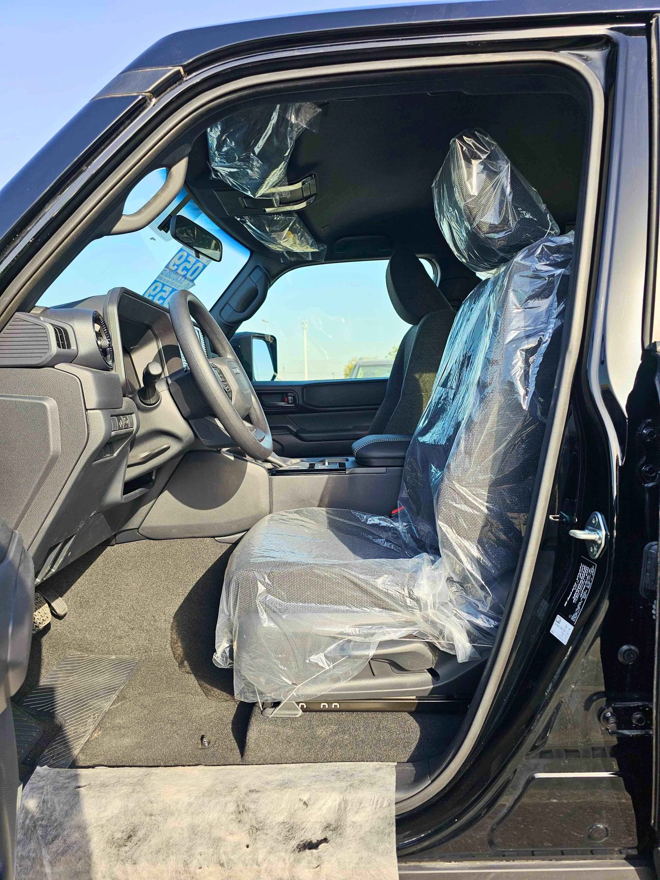 Toyota Prado URBAN-E EURO 4 /  2.8L V4 DIESEL / DVD + CAMERA / AUTO A/C / 4WD (CODE # URBAN-E)