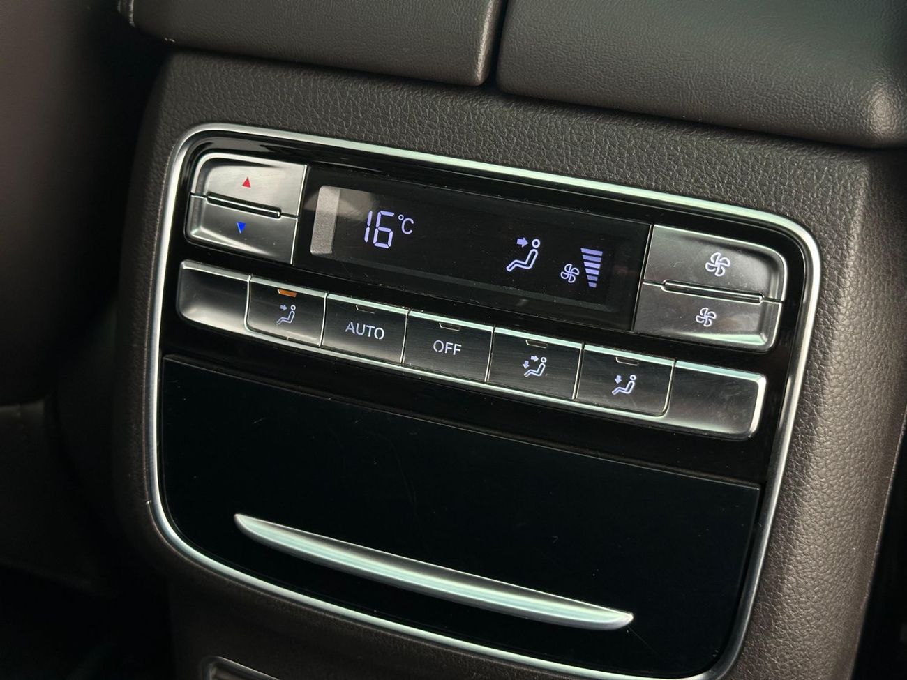 MG RX8 MG RX8 2021 GCC // ORGINAL PAINT // UNDER WARRANTY // SERVICE CONTRACT