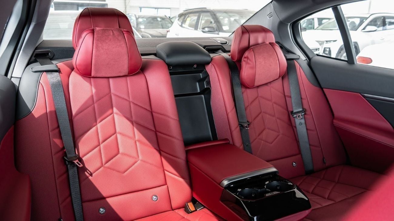 بي أم دبليو 530Li 2026 | BMW 5 SERIES 530LI LEADING M SPORT PACKAGE [ EXPORT ONLY ]