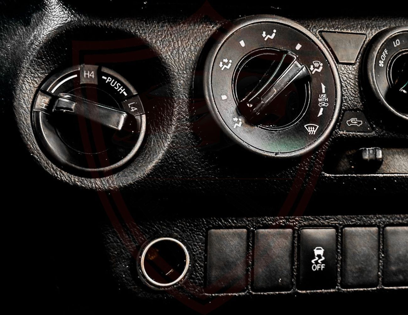 Toyota Hilux GLX 2.7L Double Cab Utility M/T Toyota Hilux | 2.7 L | 2020 | GCC | Accident-Free | In Excellent Con