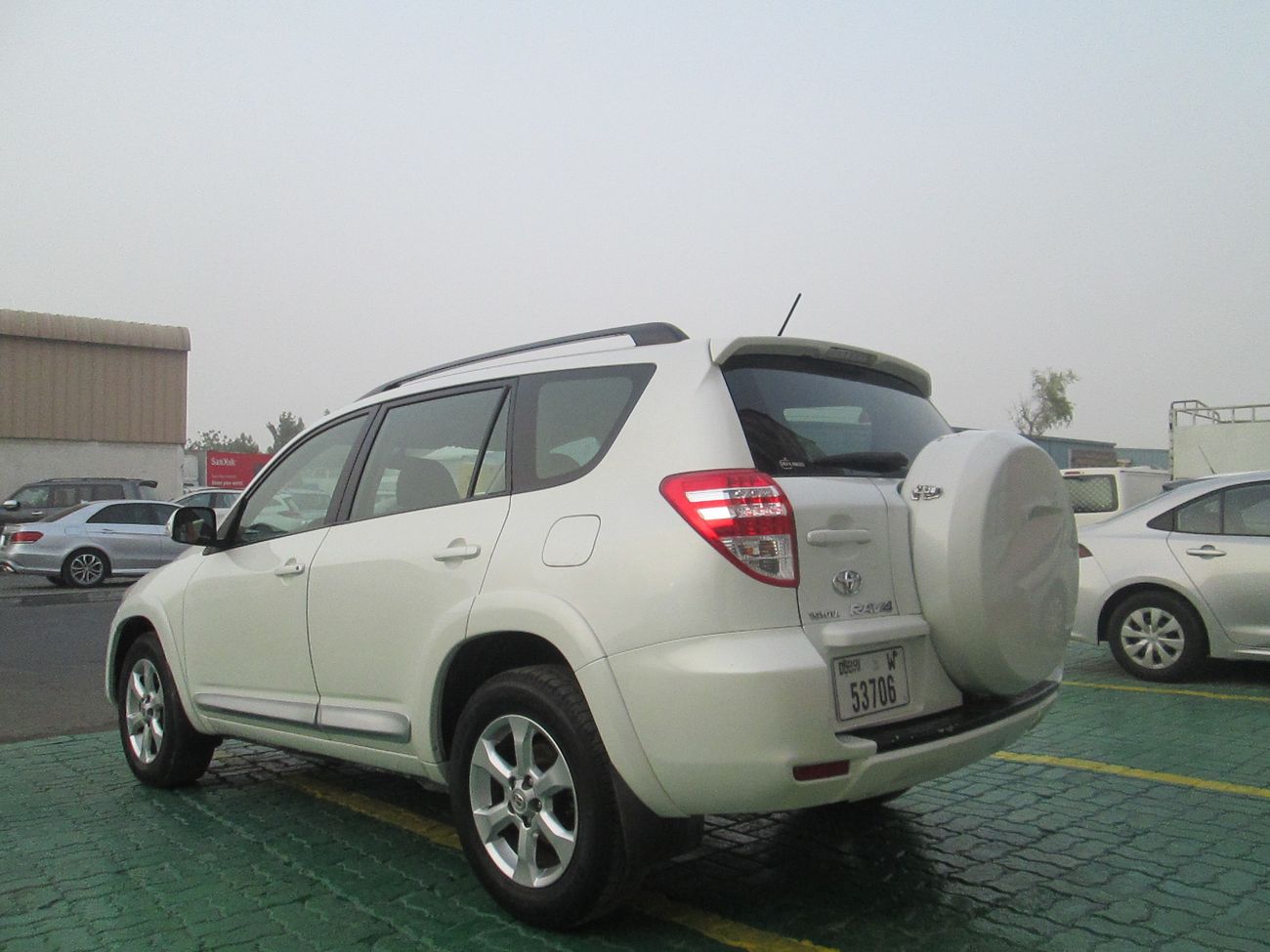 Toyota RAV4 2.5L MID OPTION GOOD CONDITION LOOKING NICE (ONLY CASH)