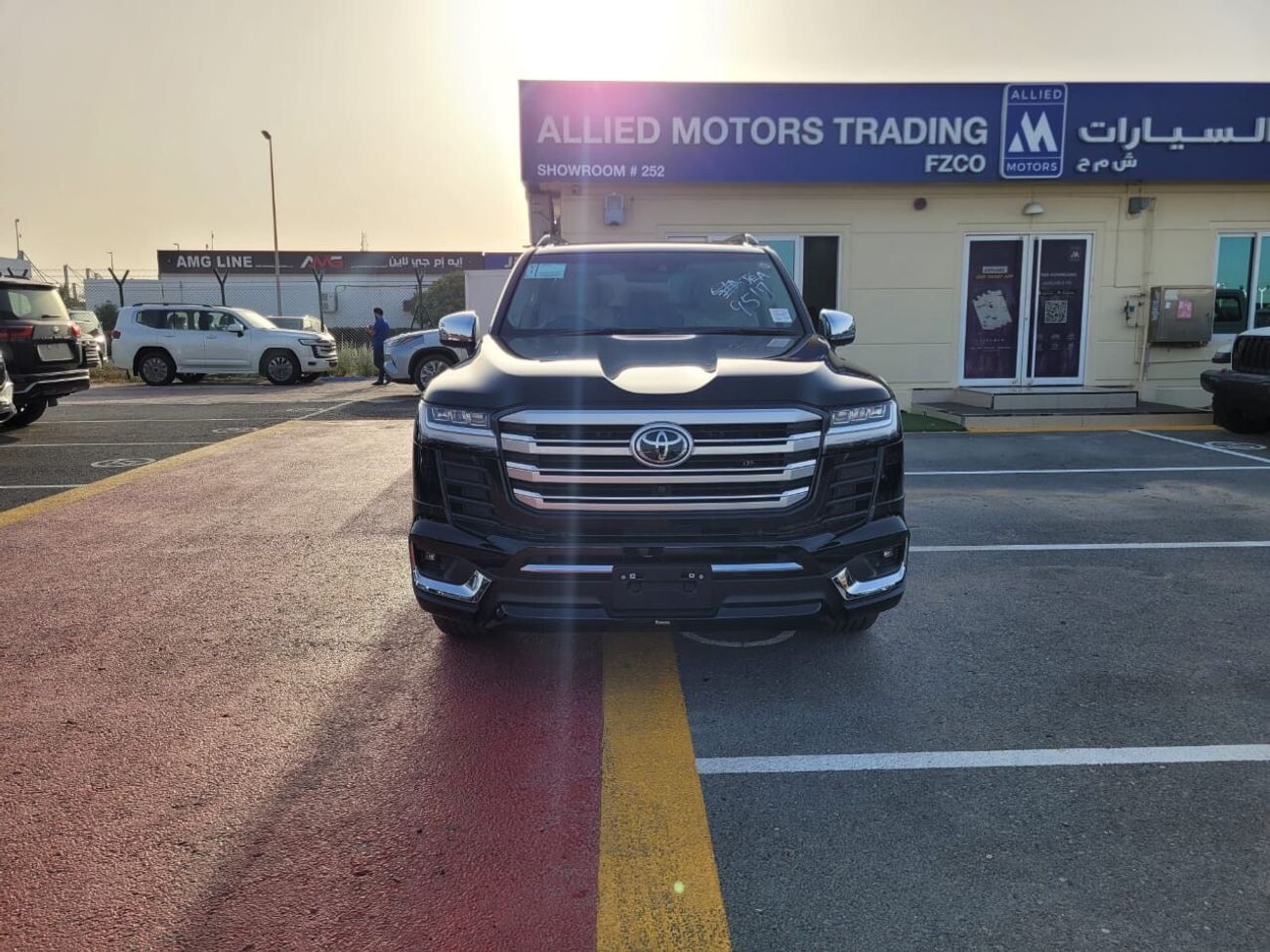 تويوتا لاند كروزر LC300 - RHD - 3.5 PET - ZX - 7 STR - Modellista Kit - MY 2023 - BLK_BEIG (FOR EXPORT ONLY)