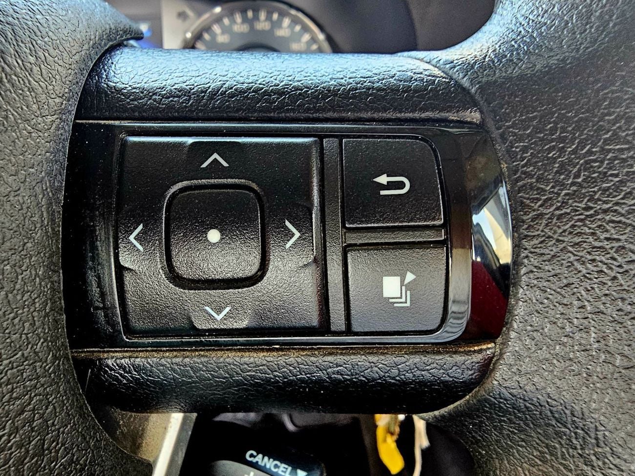 تويوتا هيلوكس SR5/ 4WD PATROL AUTOMTIC/ AUTO WINDOWS/ LOW MILEAGE