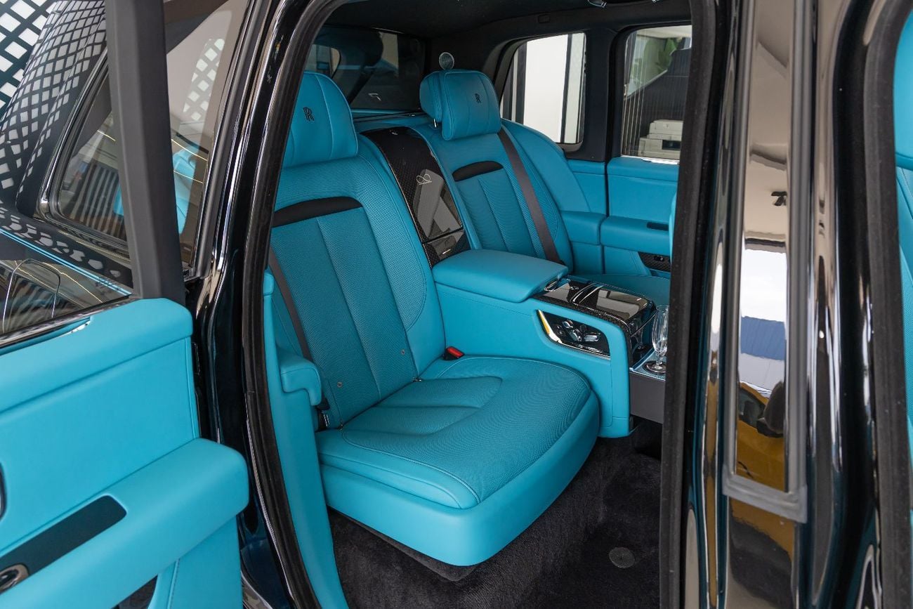 Rolls-Royce Cullinan Rolls Royce Cullinan Black Badge | 2025