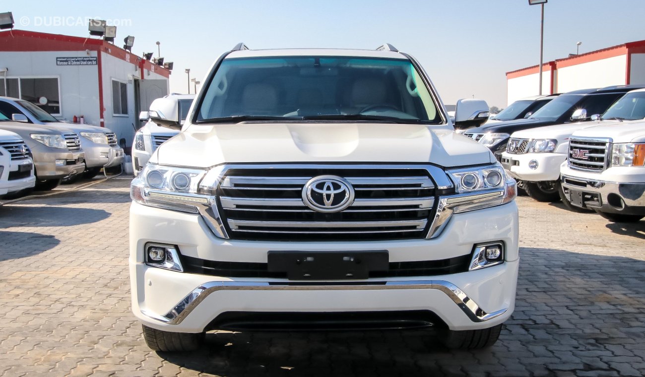 Toyota Land Cruiser VXR 5.7 V8