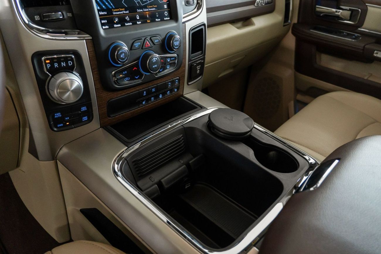 RAM 1500 2020 Dodge Ram Laramie Double Cab / Dodge Warranty & Service Contract