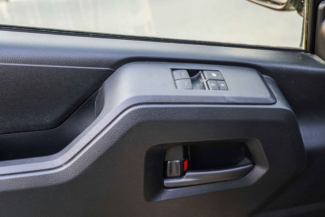 Toyota Hiace 2023 Toyota Hiace 3.5 DV P SDR - White inside Grey