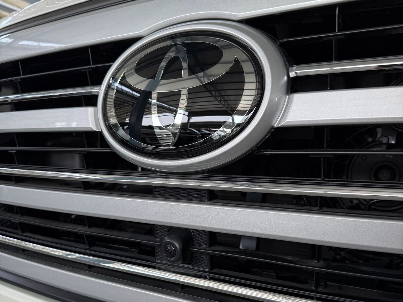 Toyota Land Cruiser VX-high DIESEL 3.3 TWIN TURBO FULL **EXPORT ONLY**التصدير فقط خارج الخليج***