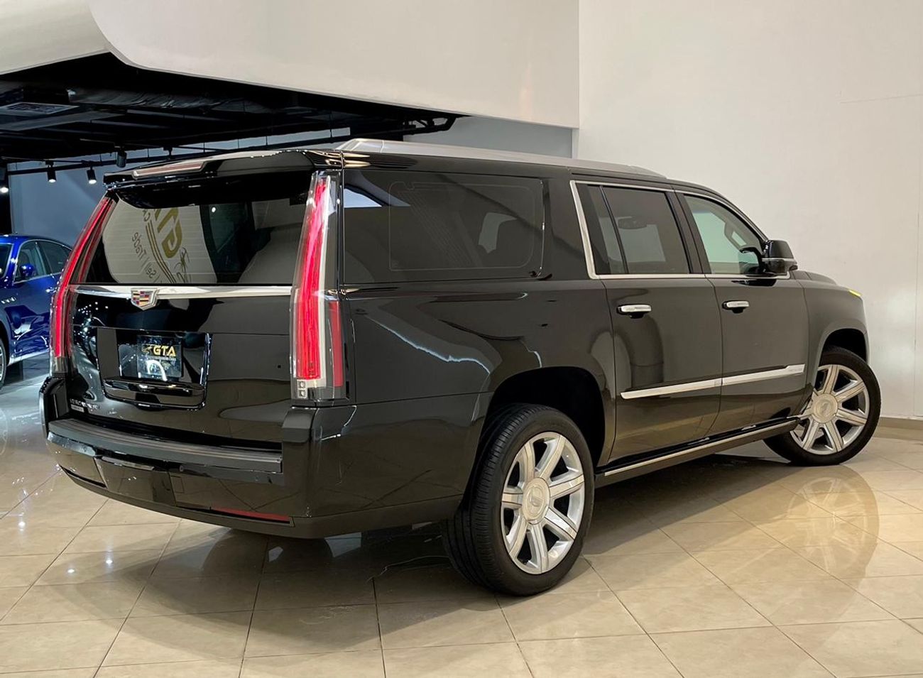 كاديلاك إسكالاد 2016 Cadillac Escalade Platinum, Full Cadillac Service History, Warranty, GCC