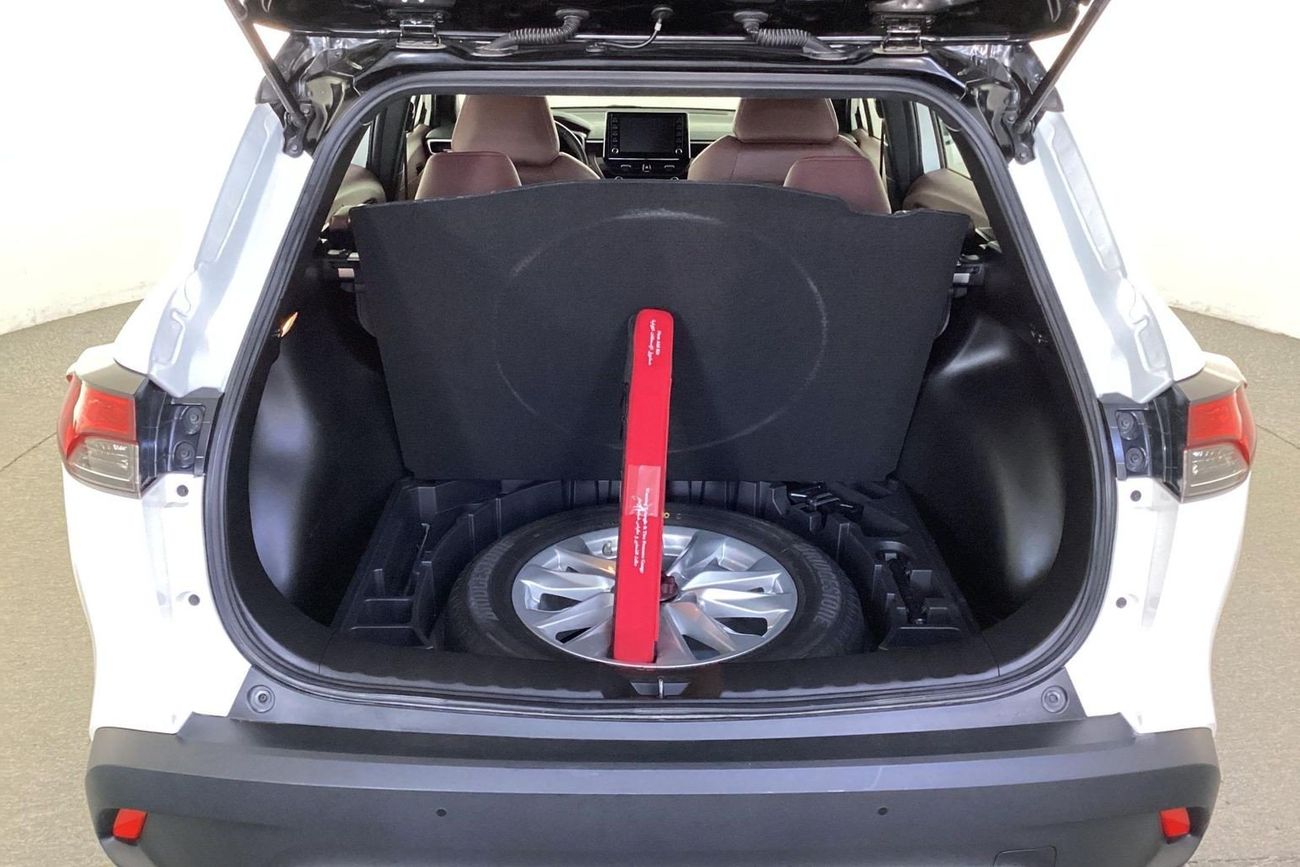 تويوتا كورولا كروس GLI | National Day Celebration | شامل الضمان | 0 ﺪﻔﻋﺓ ﺃﻮﻟﻯ