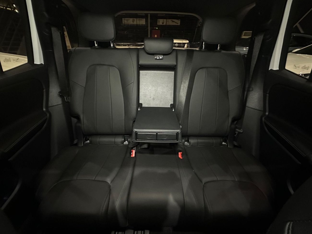 مرسيدس بنز GLB 250 4MATIC 2.0L (221 HP) MERCEDES-BENZ GLB250 4MATIC | 2024 | FULL OPTIONS | VERY GOOD CONDITIONS