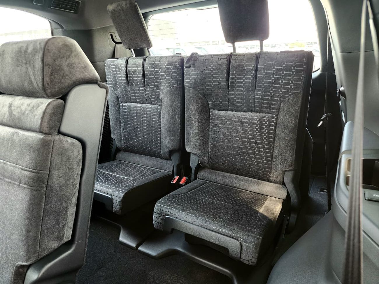 تويوتا لاند كروزر Toyota Land Cruiser GXR 3.5L Tween Turbo Model 2026 With Sunroof, Col Box, Power Seat,