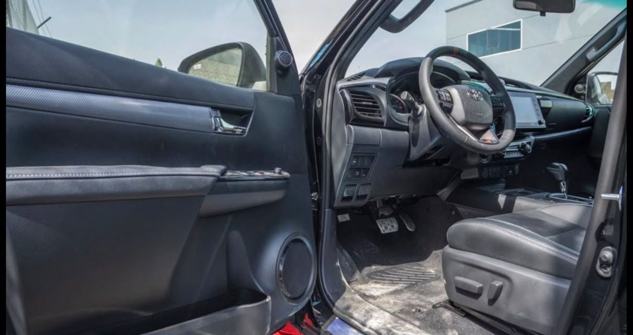 Toyota Hilux GR SPORT