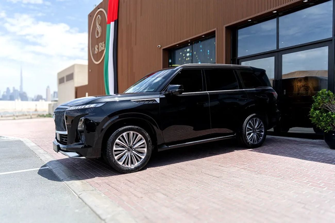 إنفينيتي QX80 Sensory 8 5.6L Sensory | GCC Specs with Warranty and Service till | 8-seaters | Super Clean